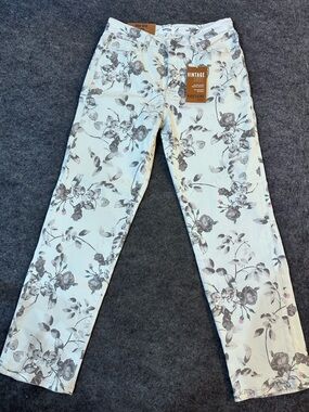 Kensie White Floral Skinny Jeans with Gray Botanical Print